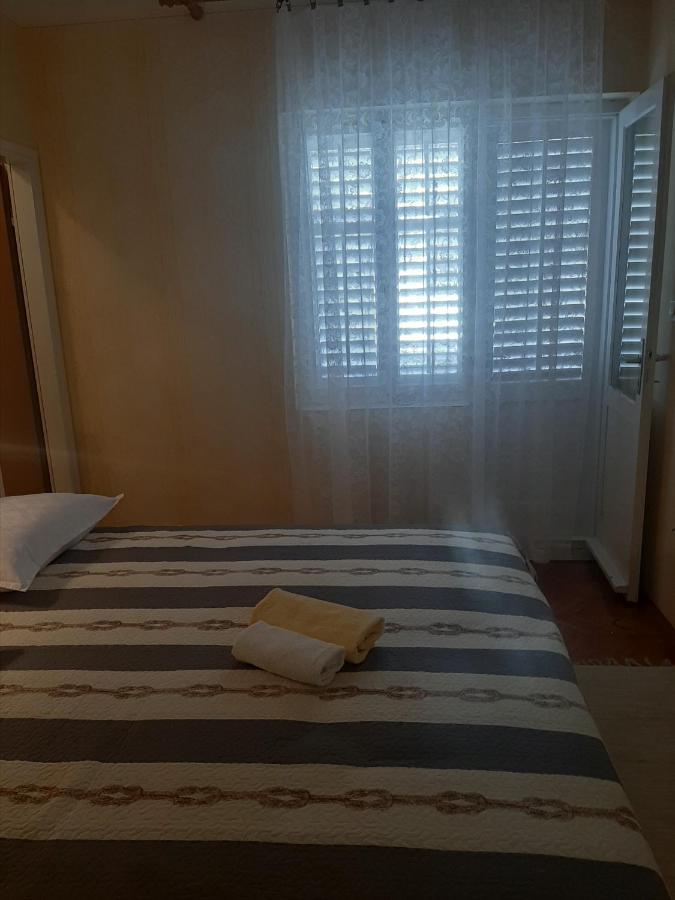 Apartments And Rooms Ljubica Лун Екстер'єр фото