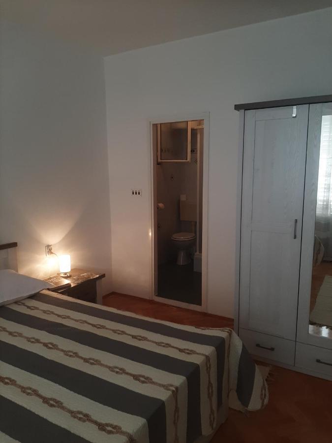 Apartments And Rooms Ljubica Лун Екстер'єр фото