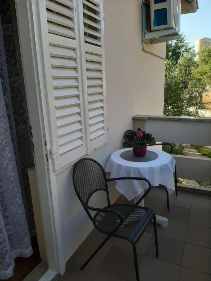 Apartments And Rooms Ljubica Лун Екстер'єр фото
