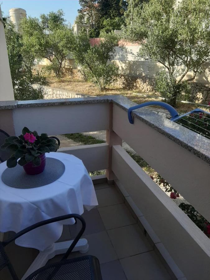 Apartments And Rooms Ljubica Лун Екстер'єр фото