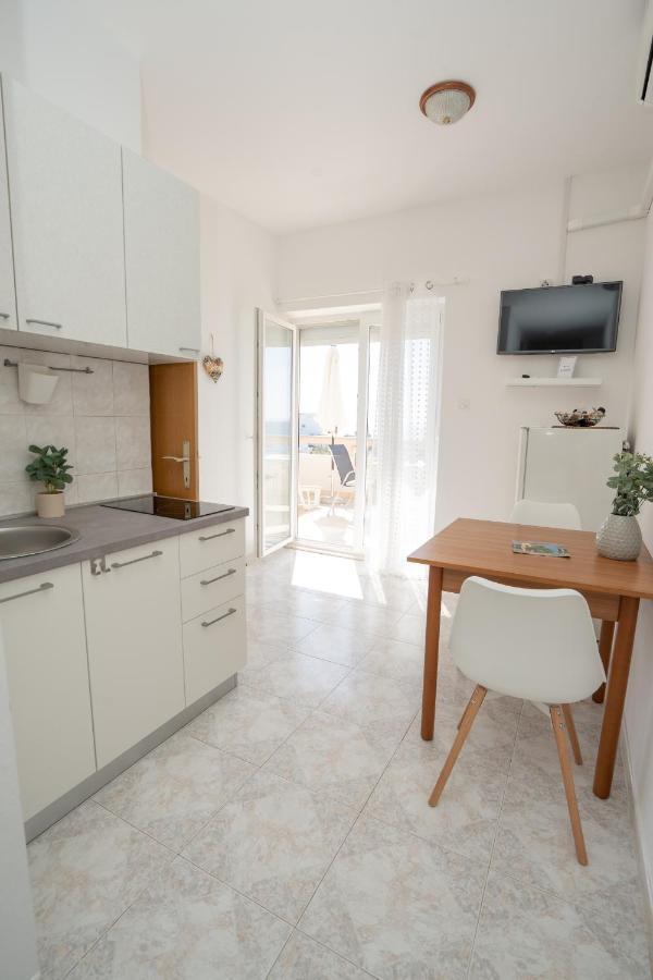 Apartments And Rooms Ljubica Лун Екстер'єр фото
