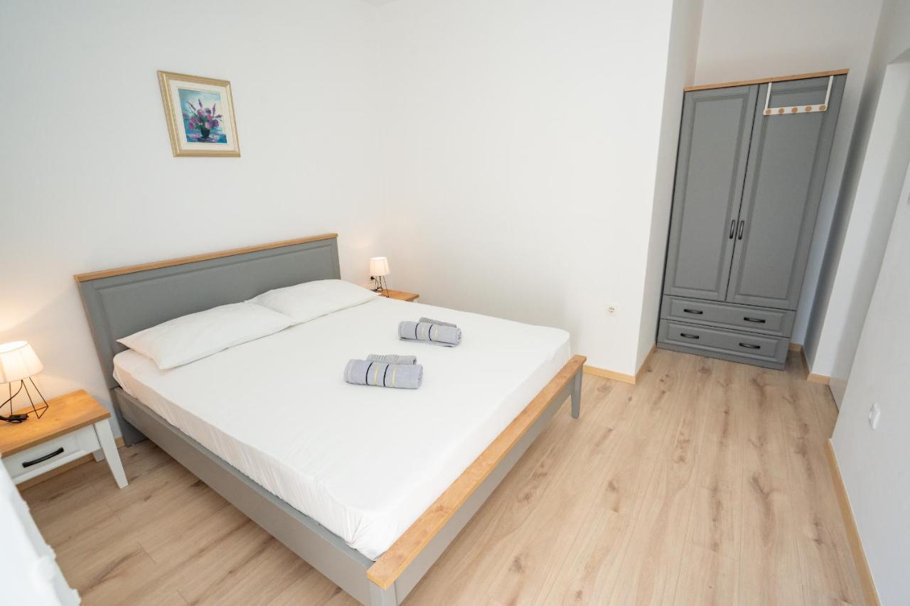 Apartments And Rooms Ljubica Лун Екстер'єр фото