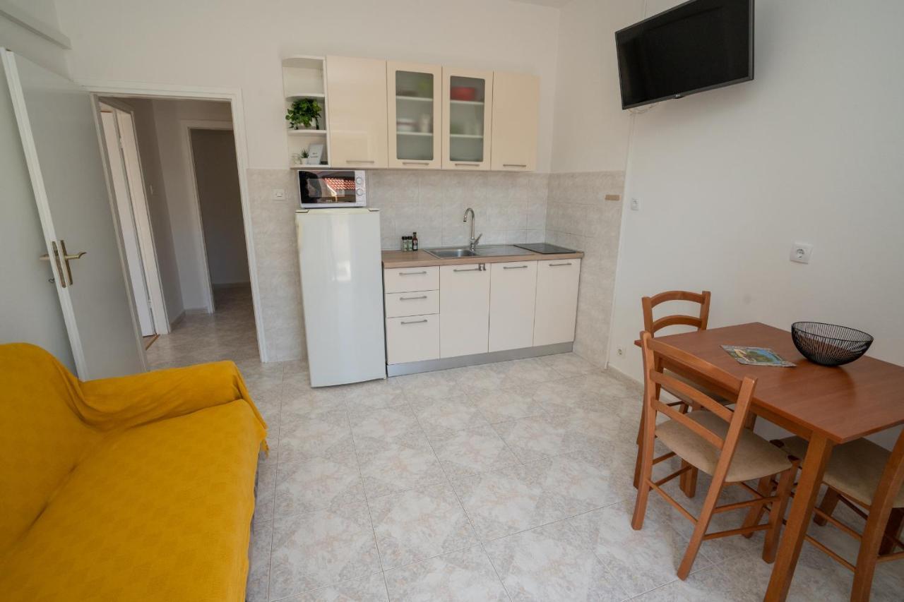 Apartments And Rooms Ljubica Лун Екстер'єр фото