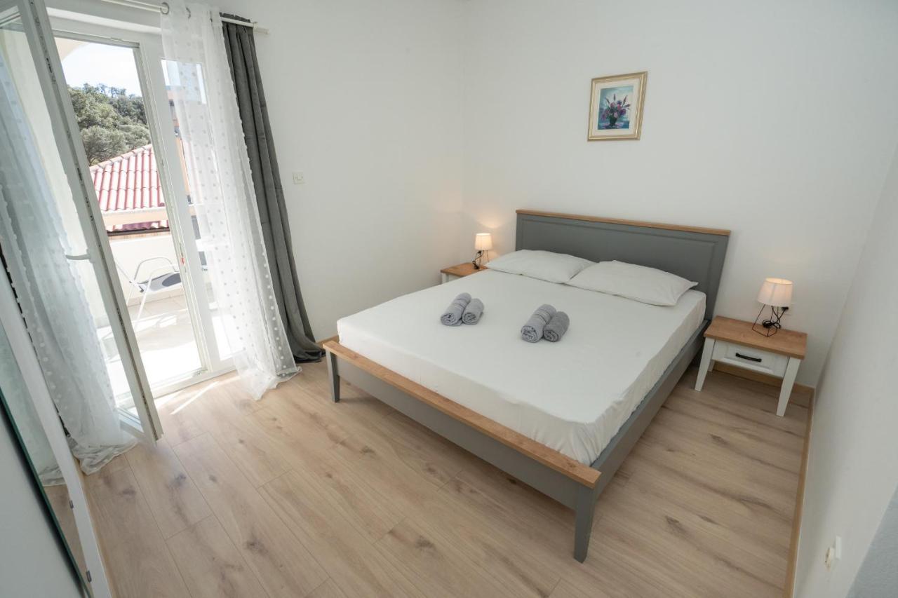 Apartments And Rooms Ljubica Лун Екстер'єр фото