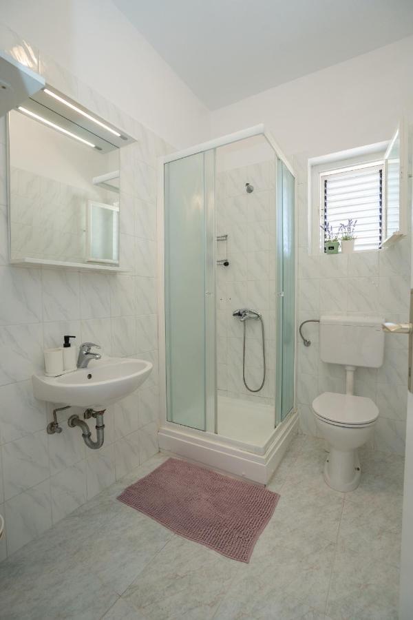 Apartments And Rooms Ljubica Лун Екстер'єр фото