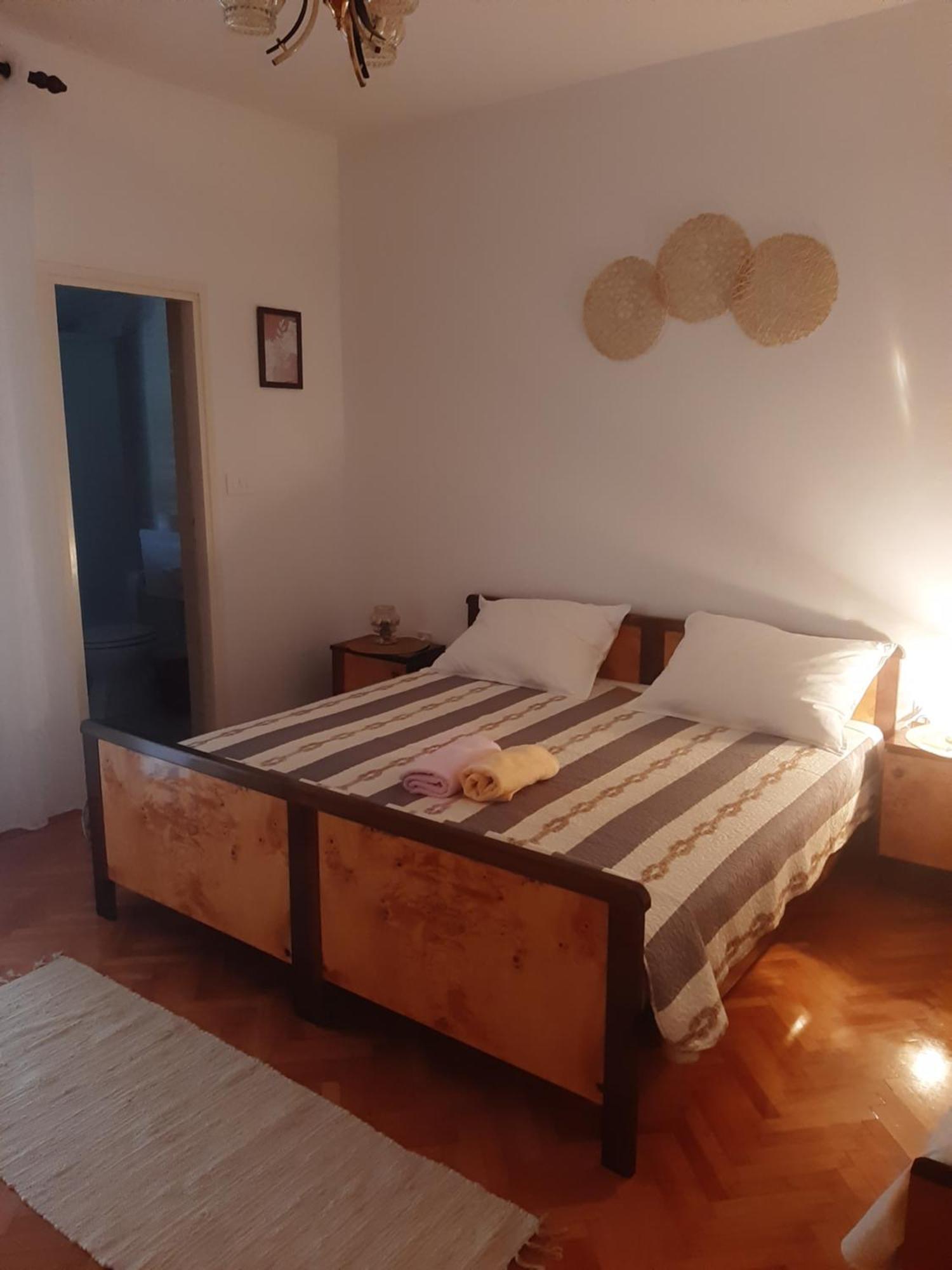 Apartments And Rooms Ljubica Лун Екстер'єр фото